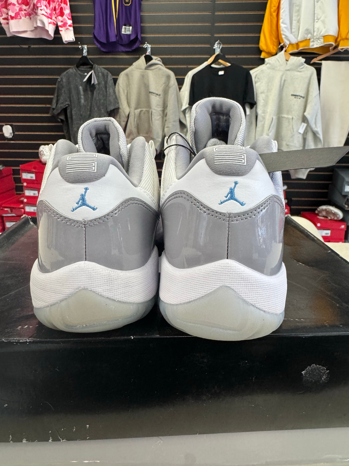 Jordan 11 Retro Low Cement Grey