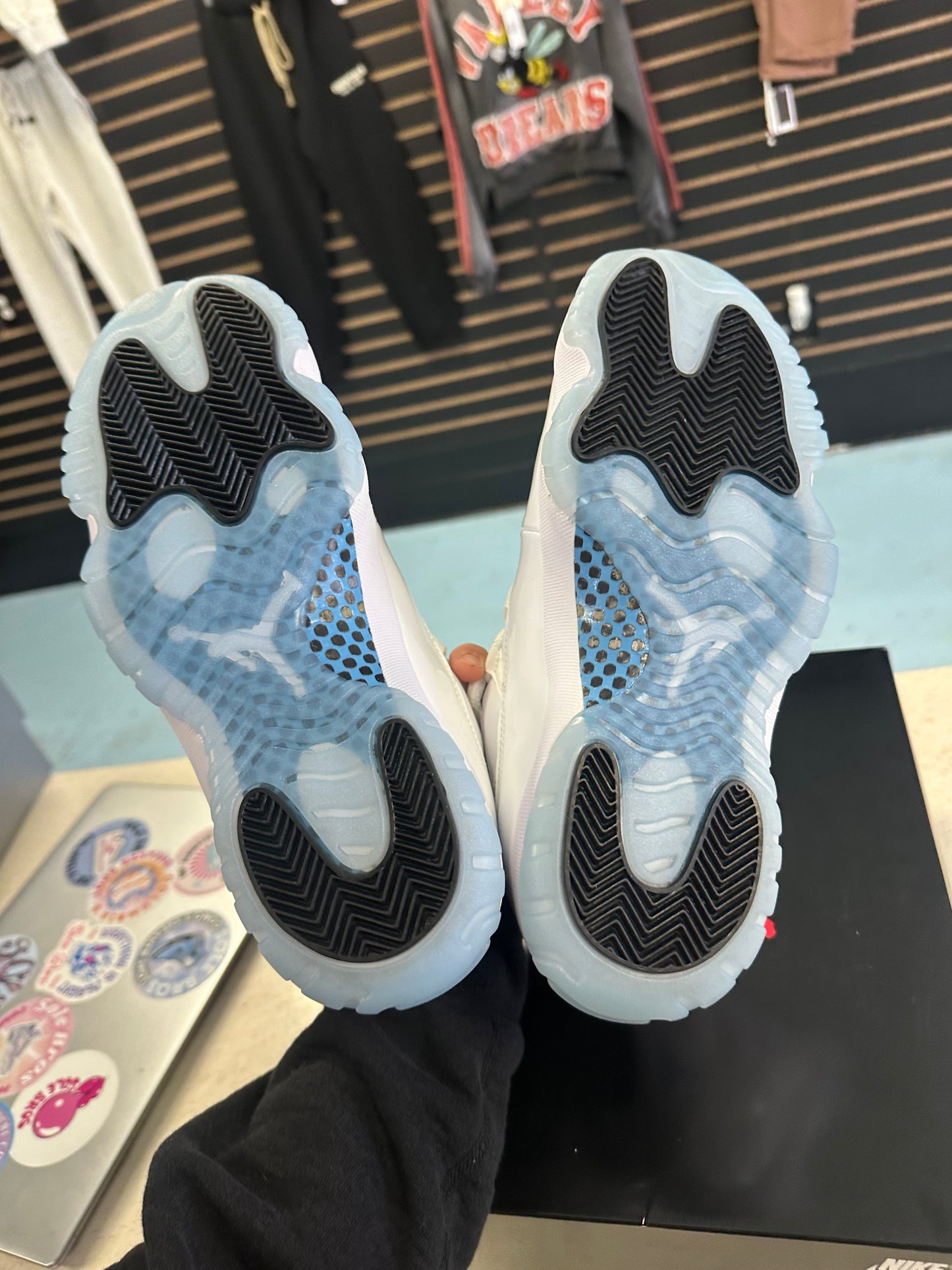 Size8 Jordan 11 Legend Blue Pre Owned With Box