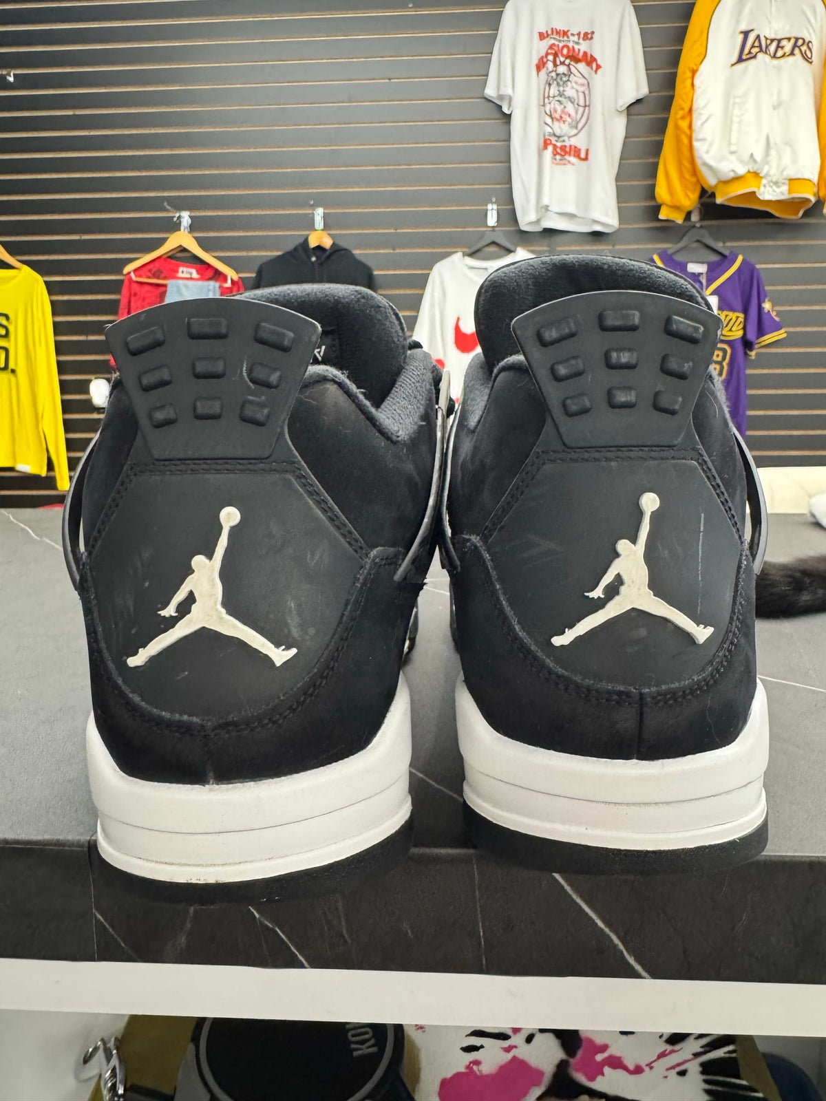 Jordan 4 Retro White Thunder
