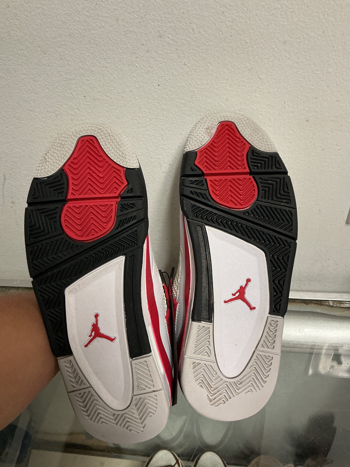 Size5.5Y Jordan 4 Red Cement Pre Owned/No Box