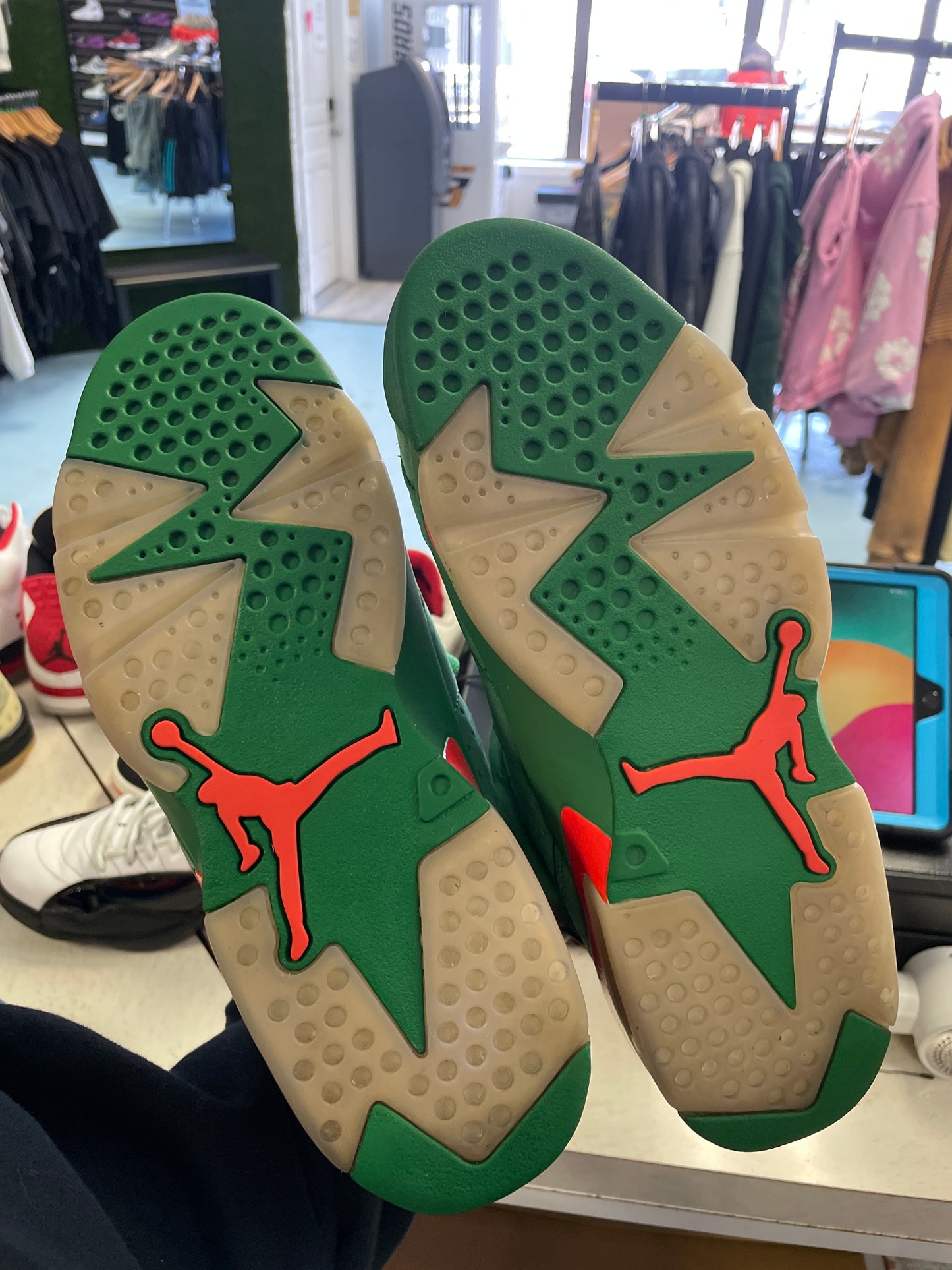Size10.5 Jordan 6 Gatorade Pre Owned/W Box