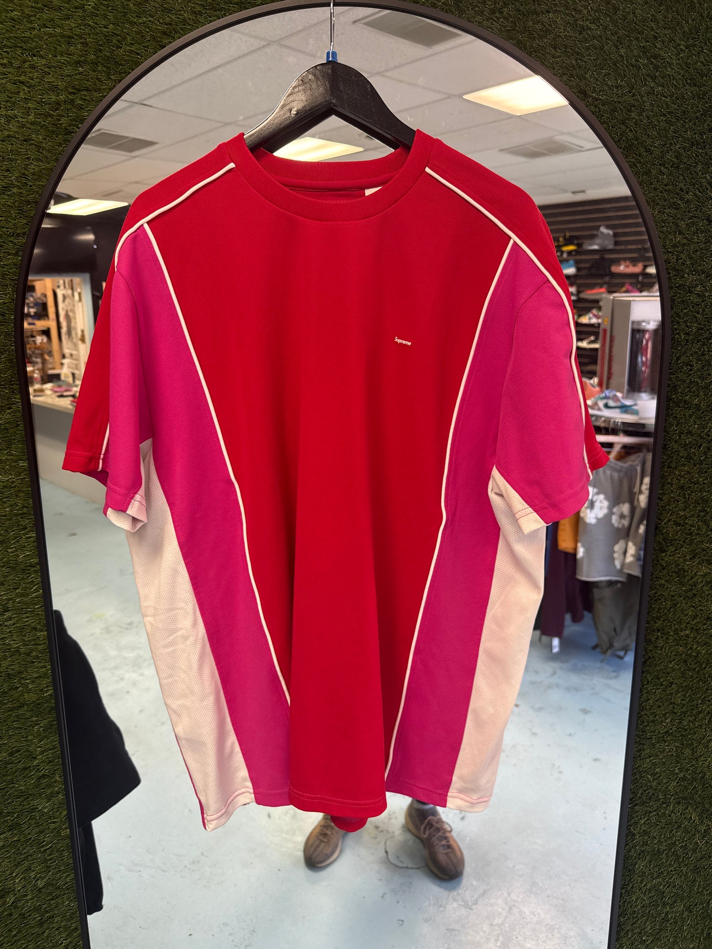 Size 2XL Red/White/Pink Supreme Tee Shirt Pre-Owned