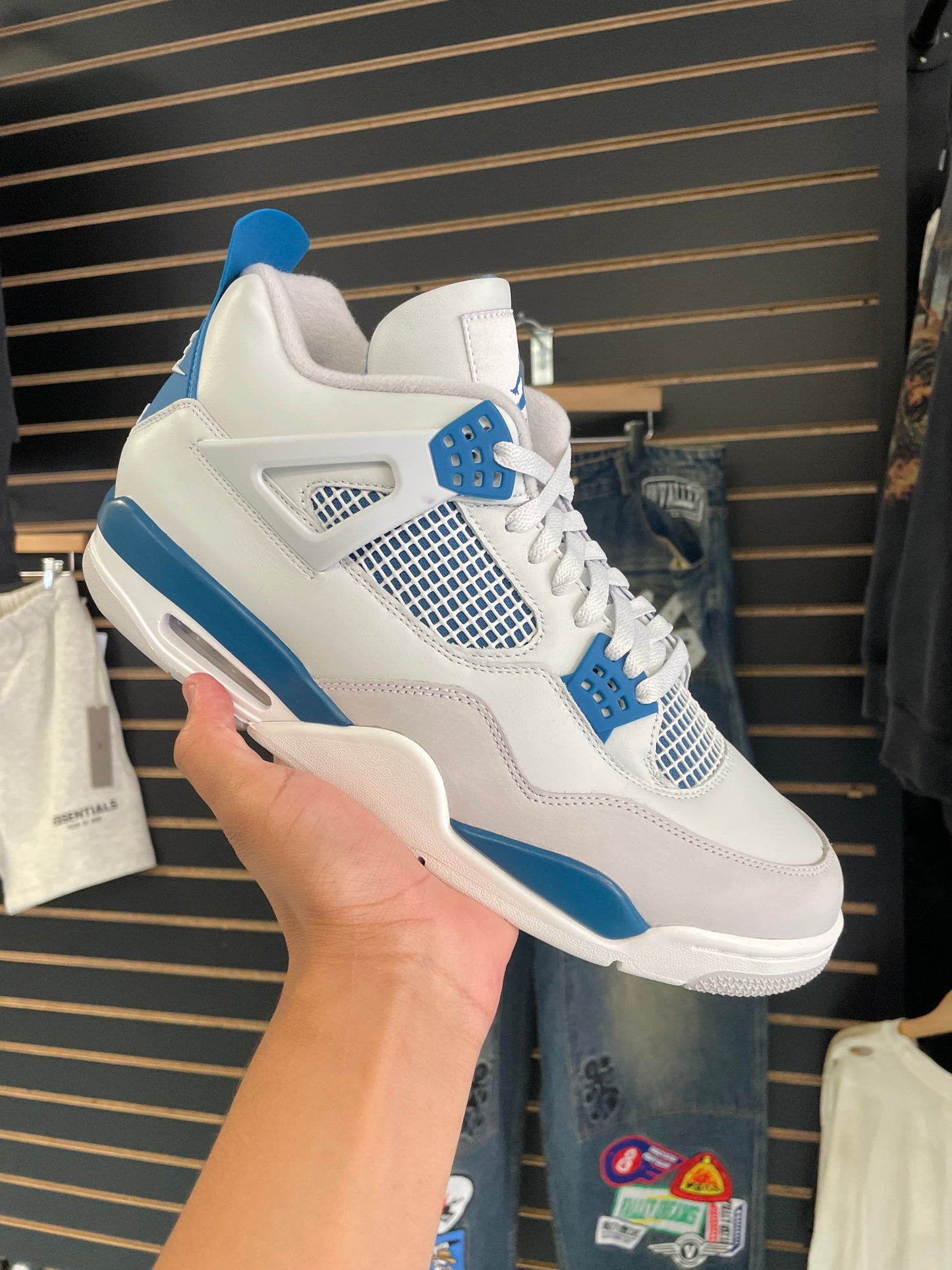 Jordan 4 Retro Military Blue (2024)