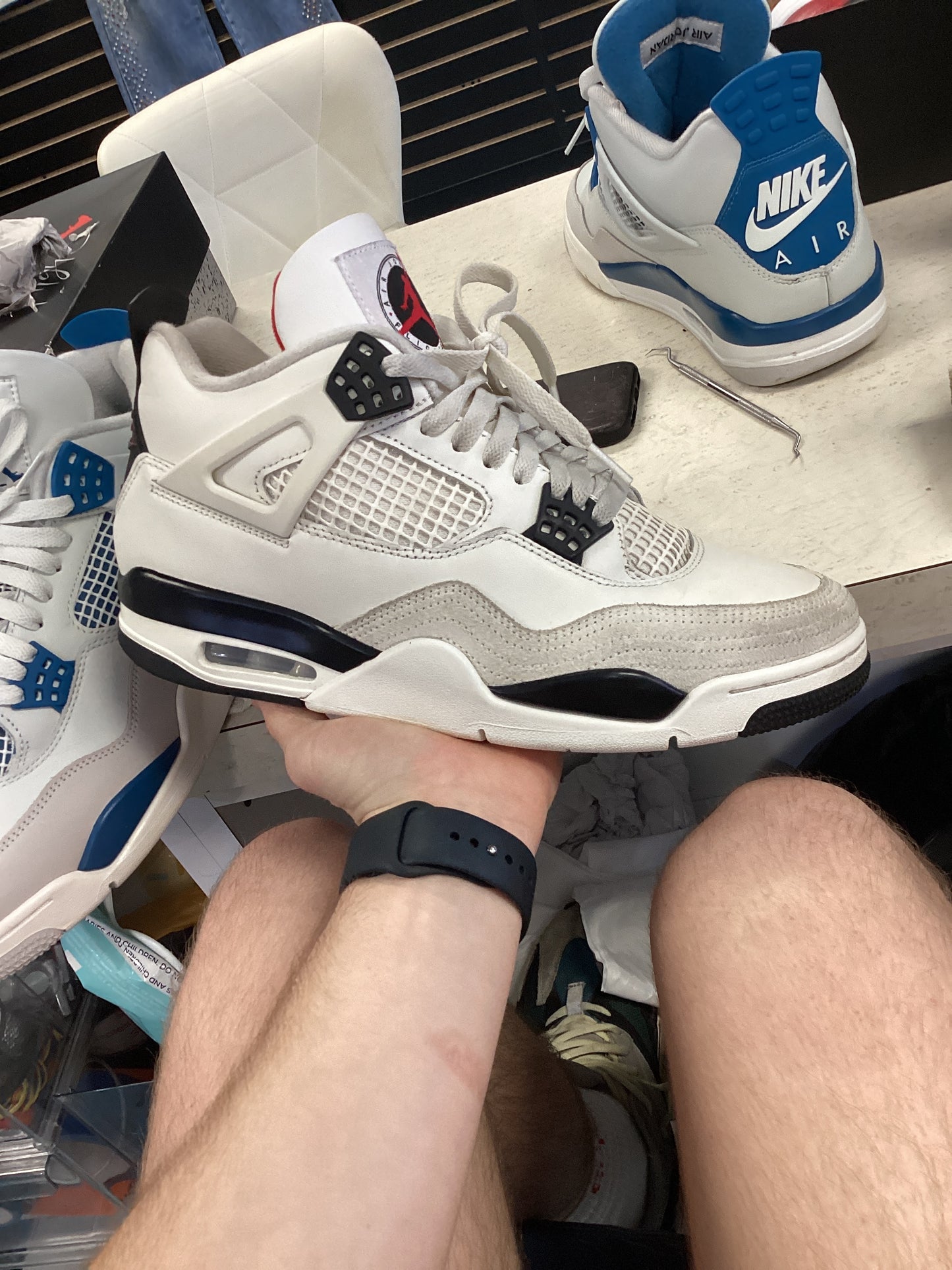 Size 10 Jordan 4 flight club pre owned Rep box