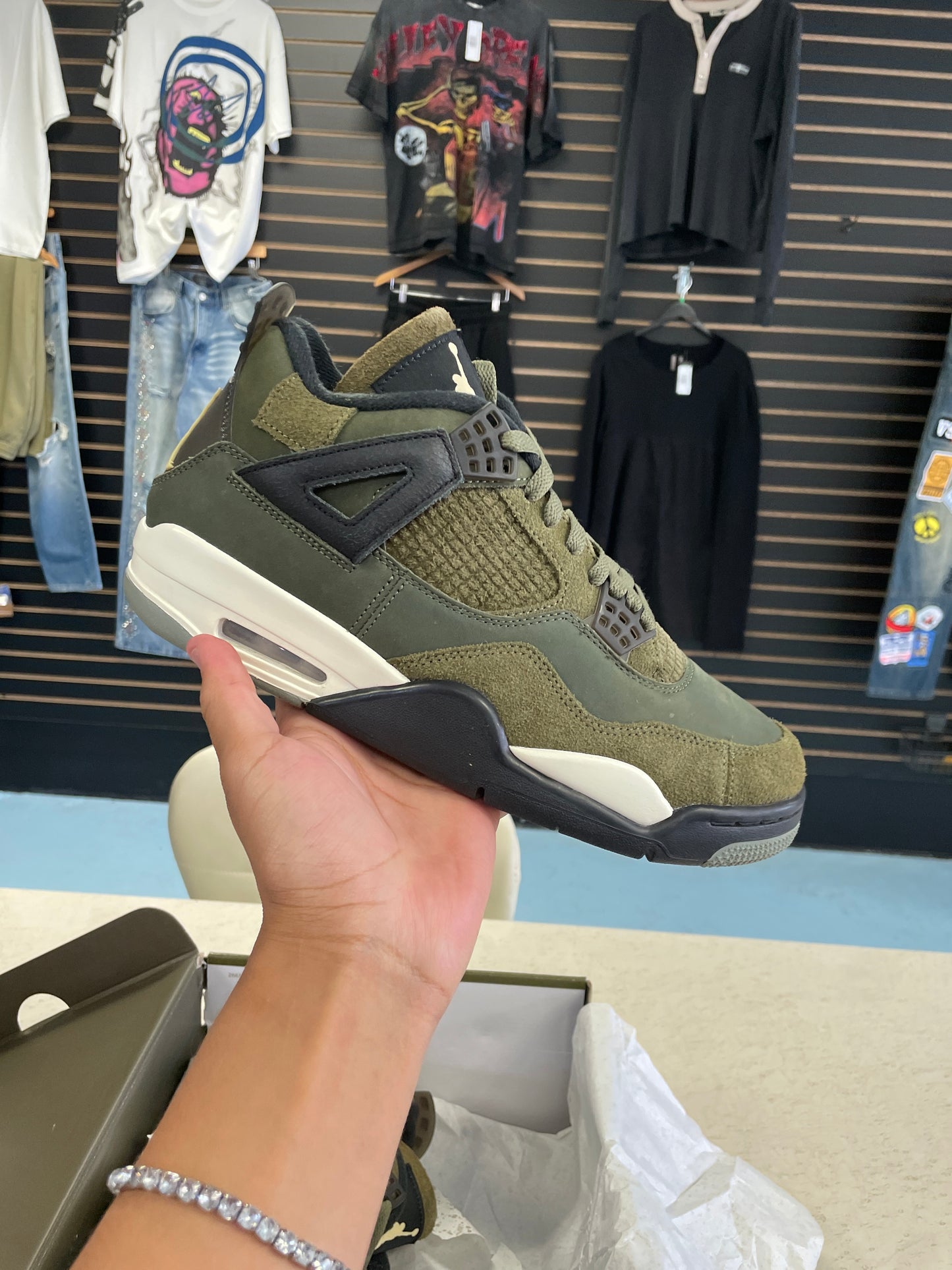 Size9.5 Jordan 4 Craft Worn1X/W Box