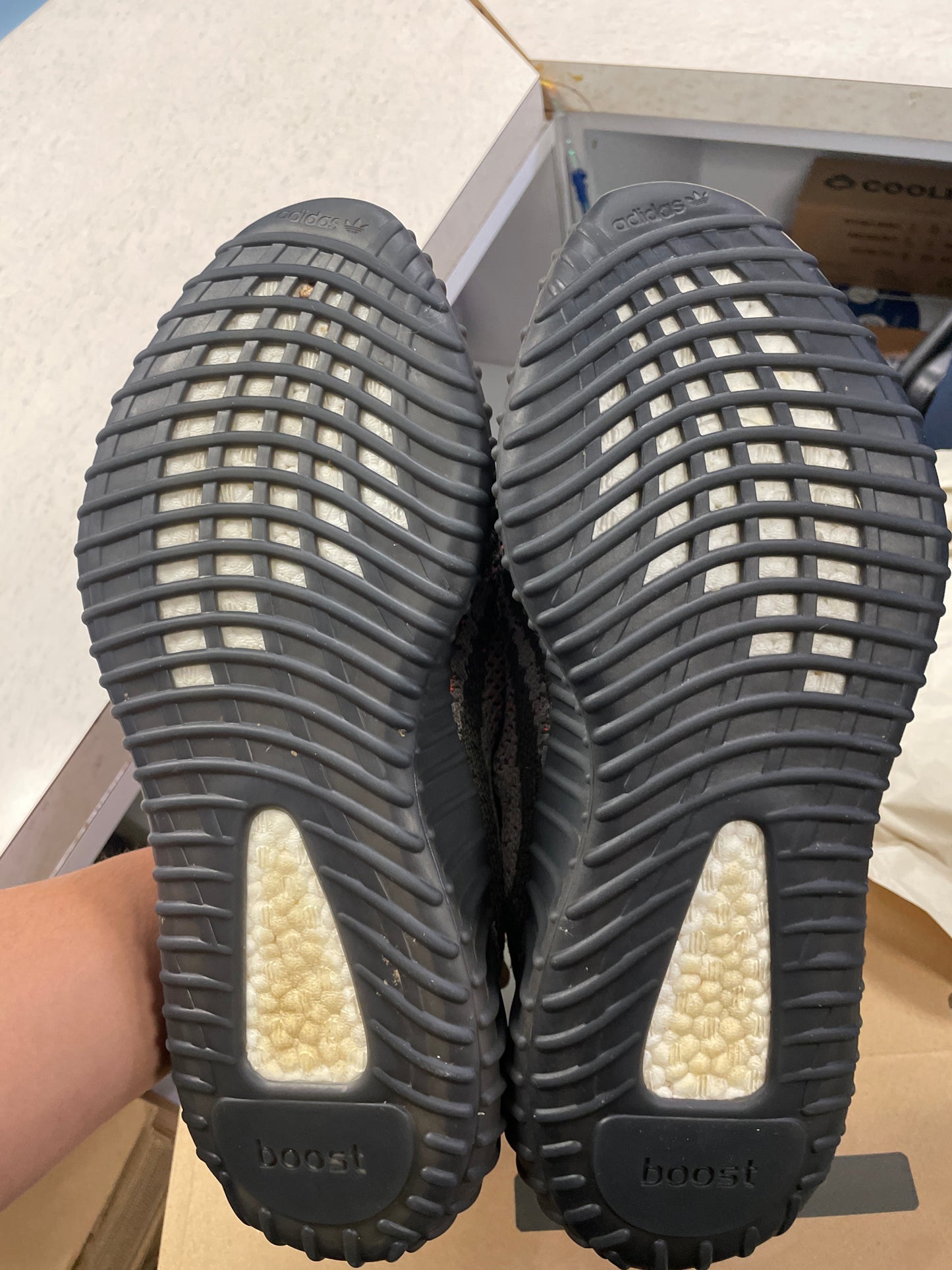 Size10 Yeezy 350 V2 Carbon Beluga Pre Owned/W Box