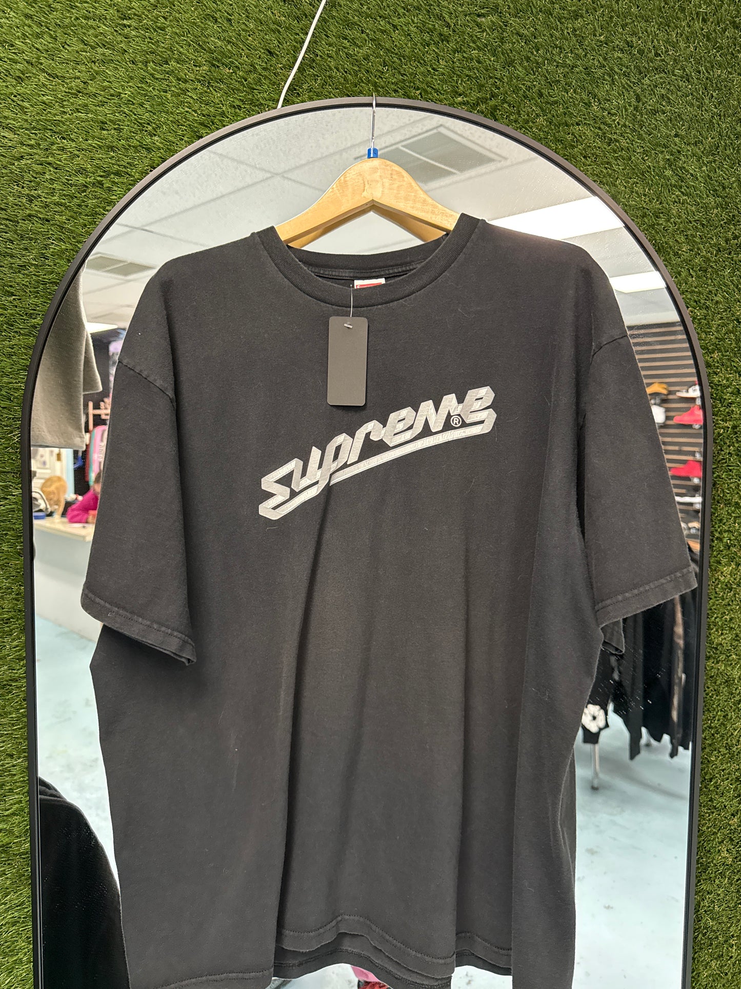 Size XXL Vintage Supreme Tee Pre Owned