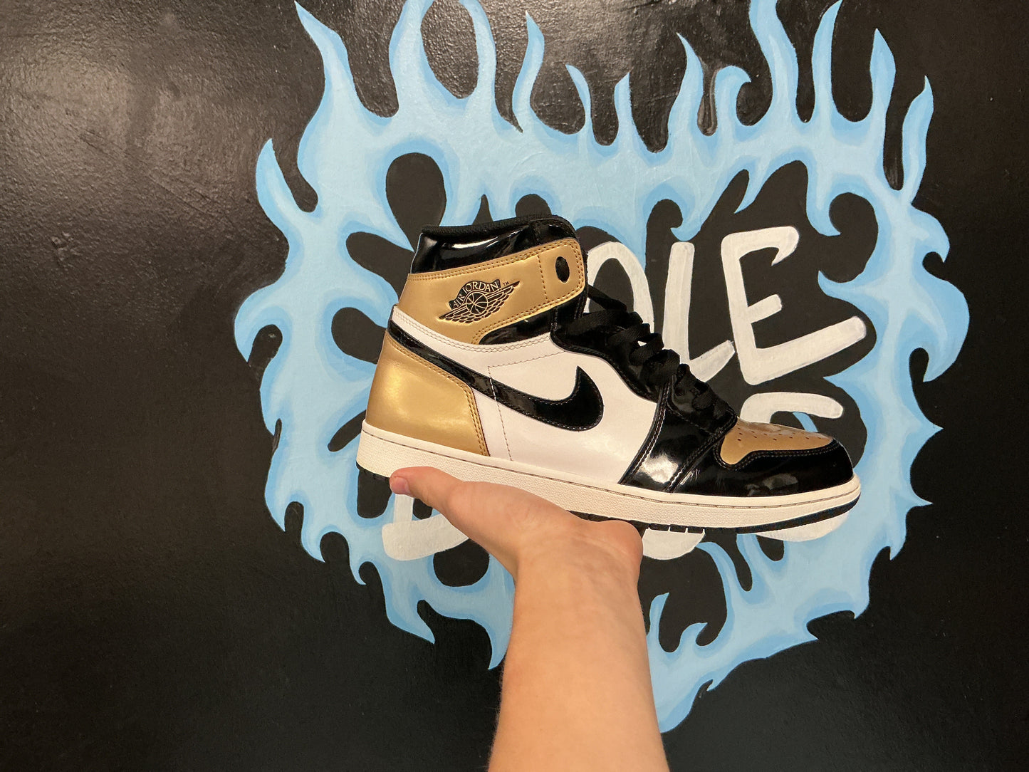 Jordan 1 Retro High NRG Patent Gold Toe