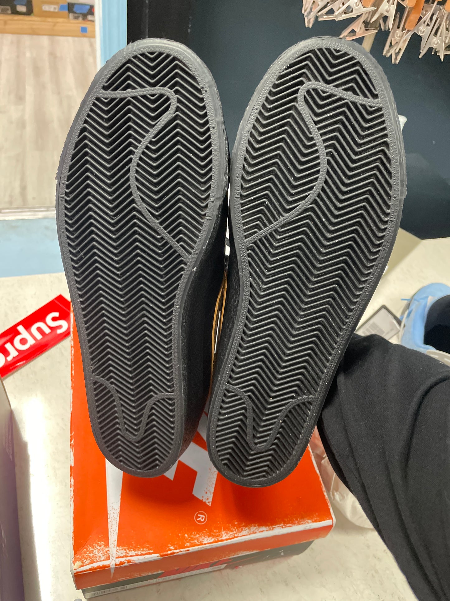 Size10.5 Nike Blazer Supreme Pre Owned/W Box