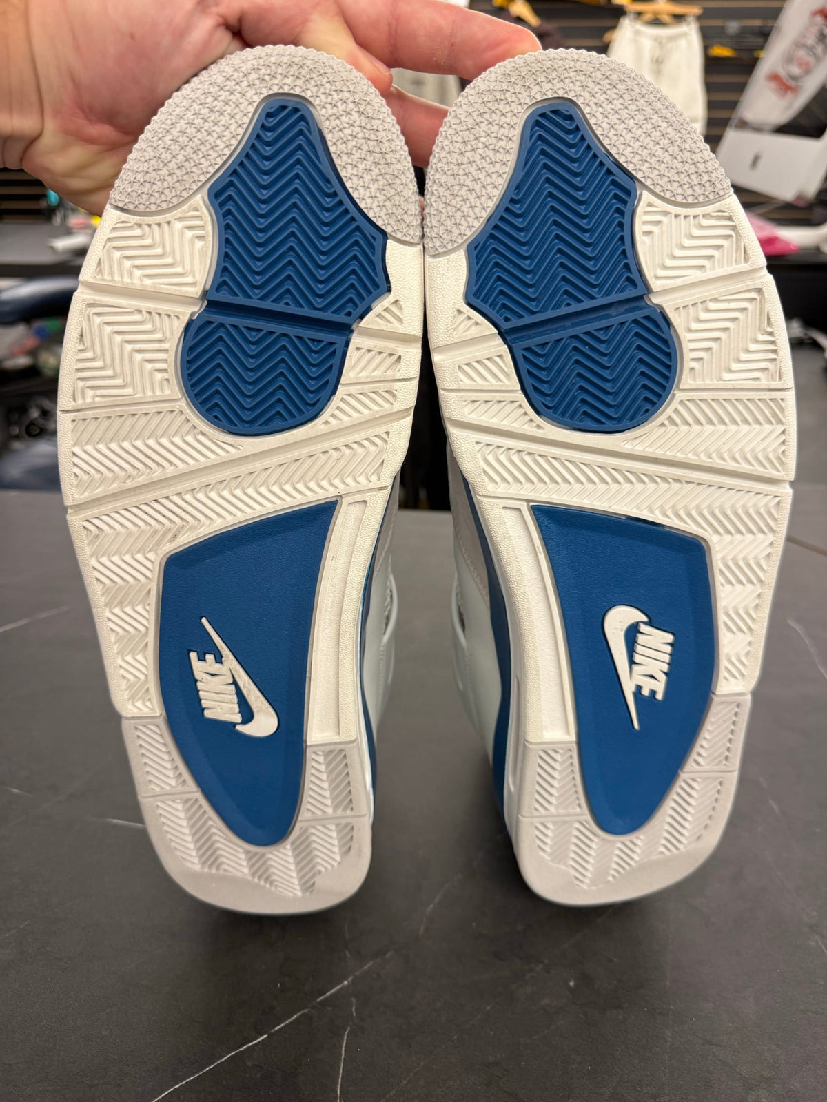 Jordan 4 Retro Military Blue (2024)