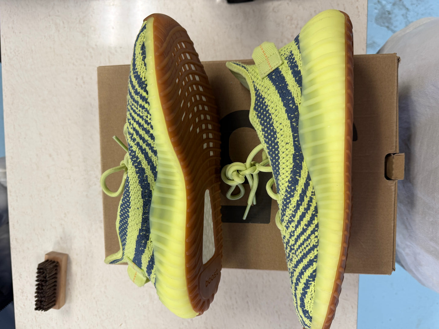 Size9 Yeezy 350 Semi Frozen Pre Owned Og all