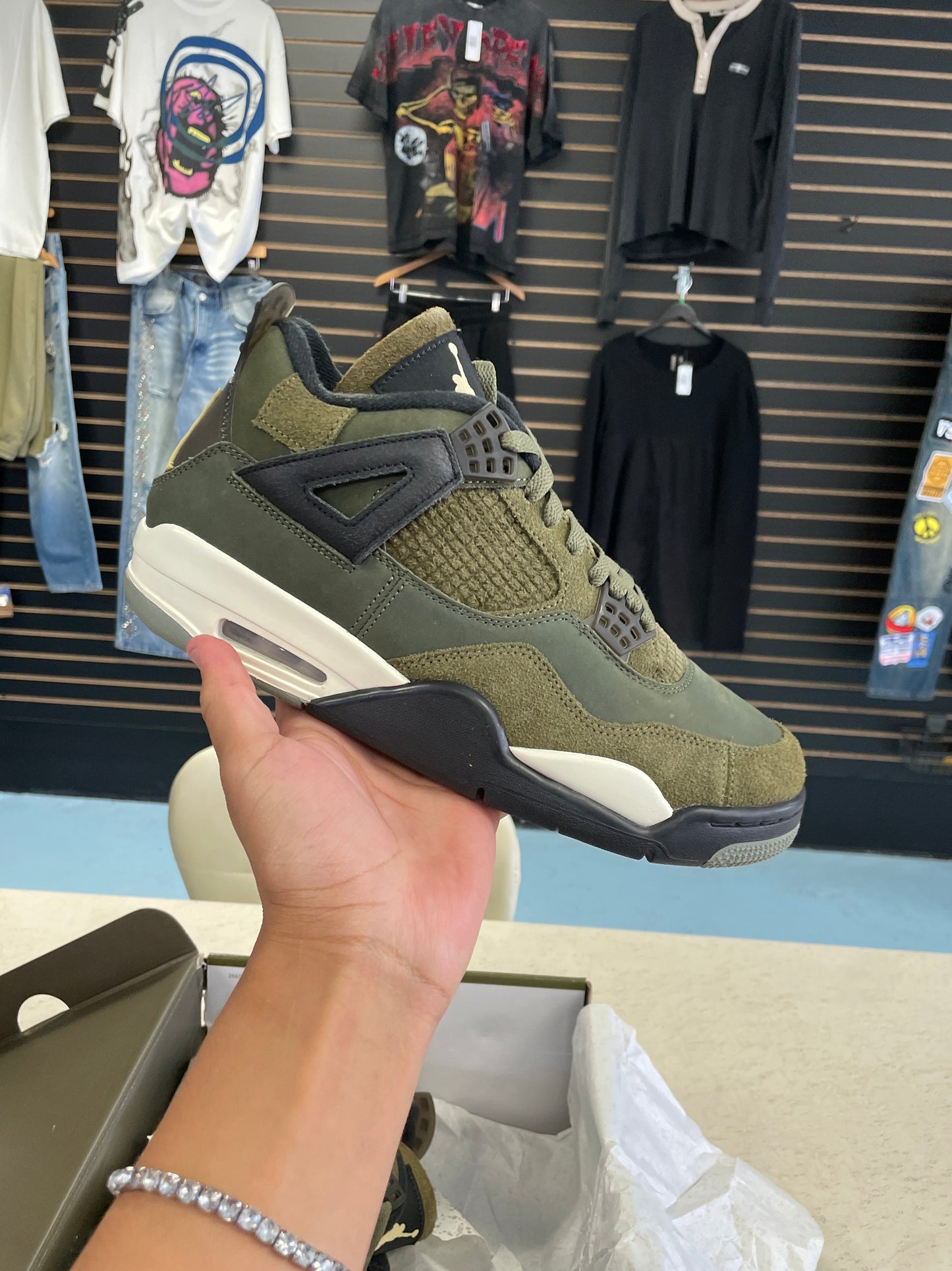 Jordan 4 Retro SE Craft Medium Olive