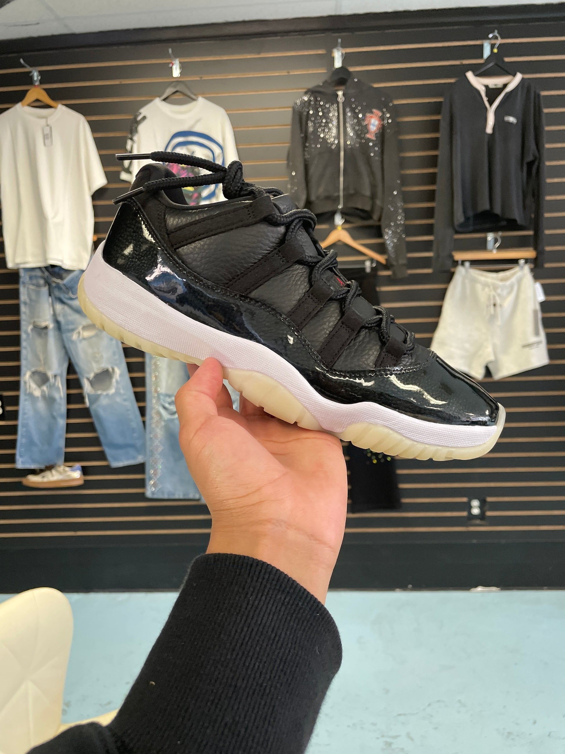 Jordan 11 Retro Low 72-10