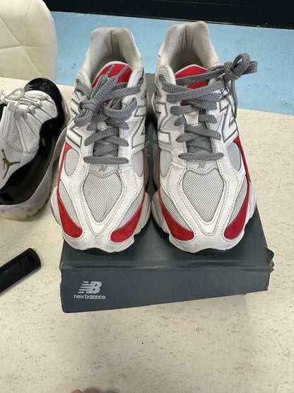 Size9.5 New Balance 9060 Pre Owned With Box