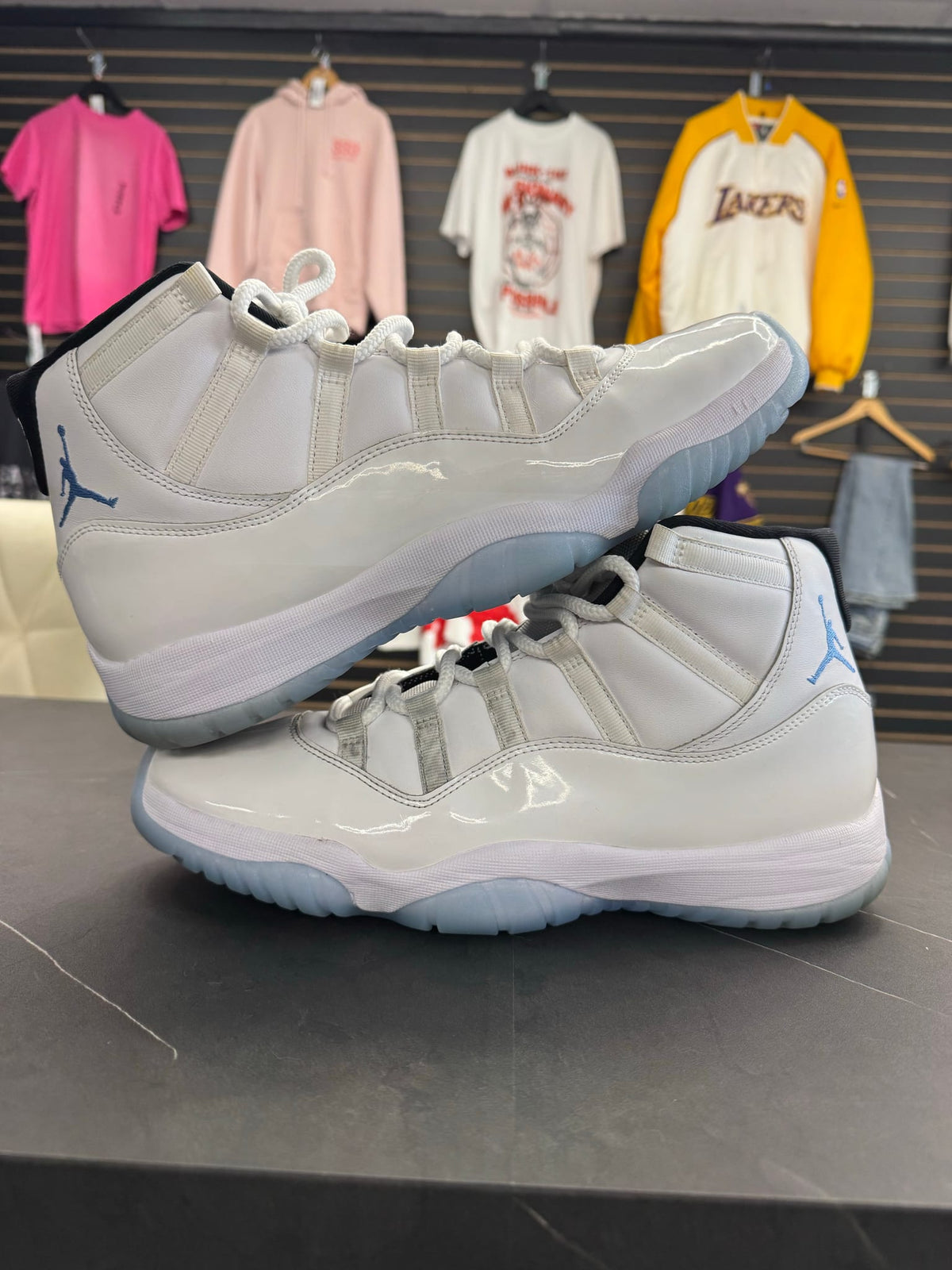 Jordan 11 Retro Legend Blue (2024)