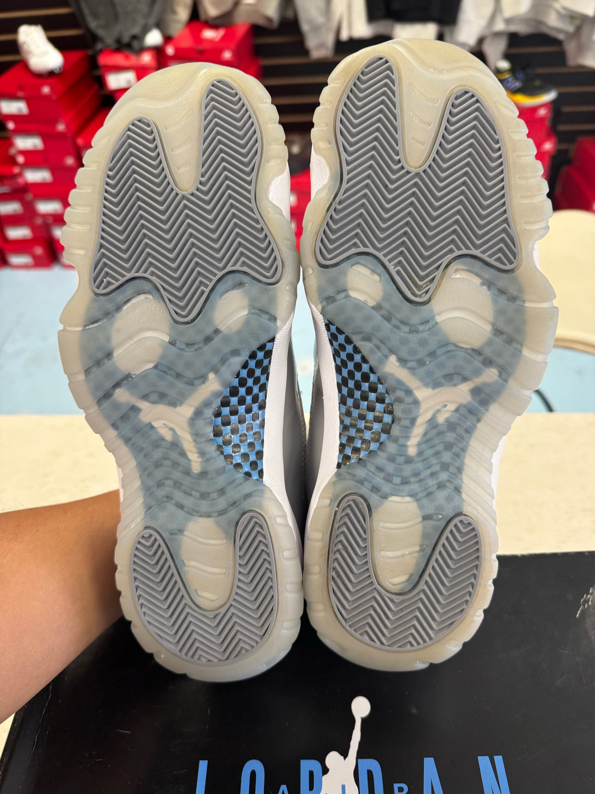 Jordan 11 Retro Low Cement Grey
