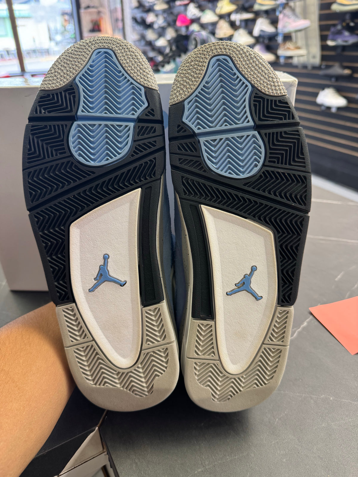 Jordan 4 Retro University Blue