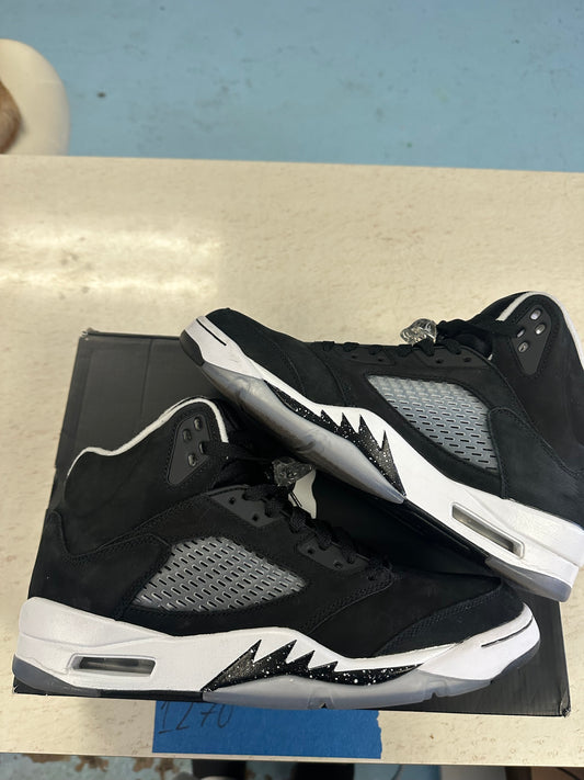 Size9.5 Jordan 5 Oreo Pre Owned With Box