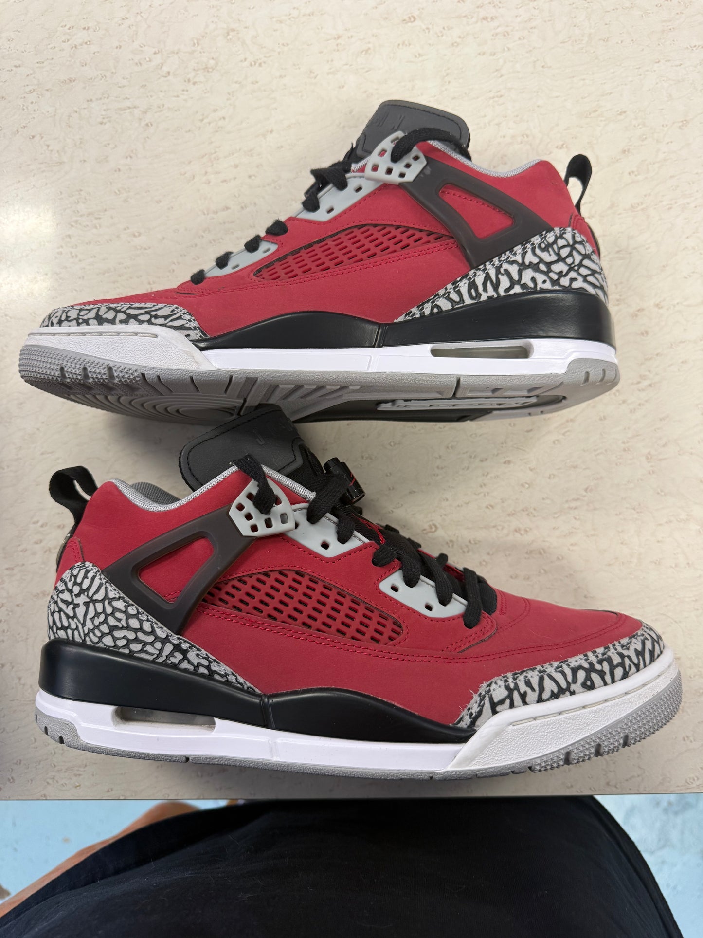 Size9.5 Jordan Spizike Pre Owned Og All