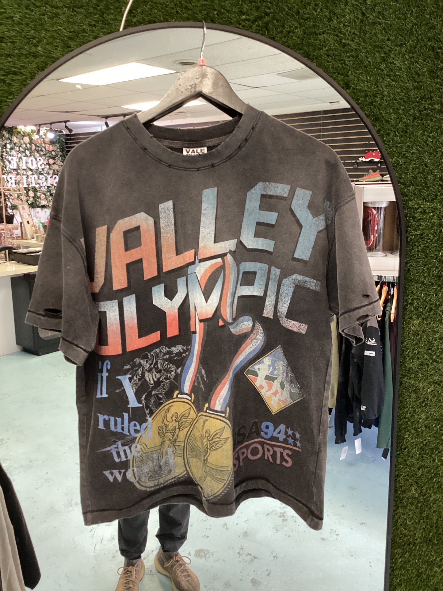 Size Small Vale Olympic Tee Pre-Owned