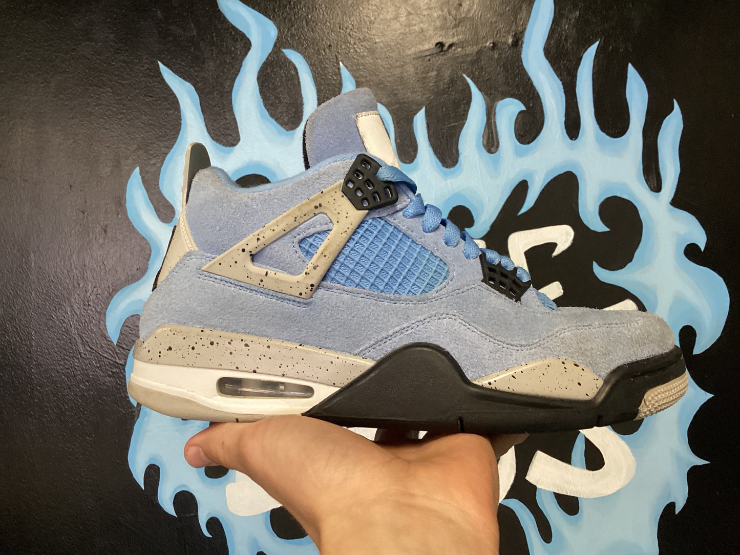 Jordan 4 Retro University Blue