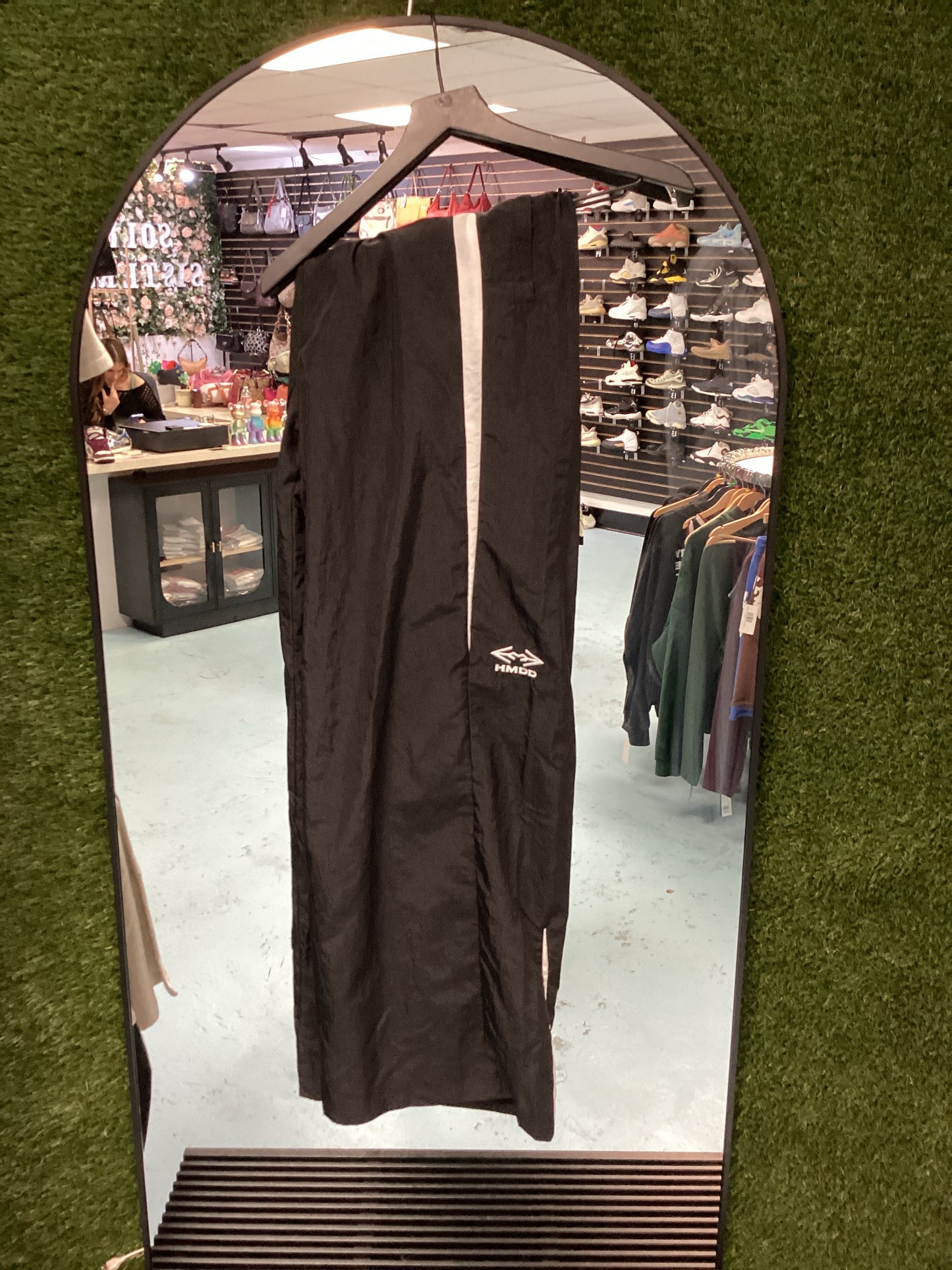 Size Large HMDD Black Pants Pre-Owned