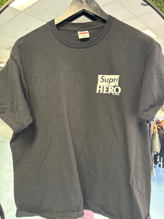 Size M Supreme Hero Tee Pre Owned