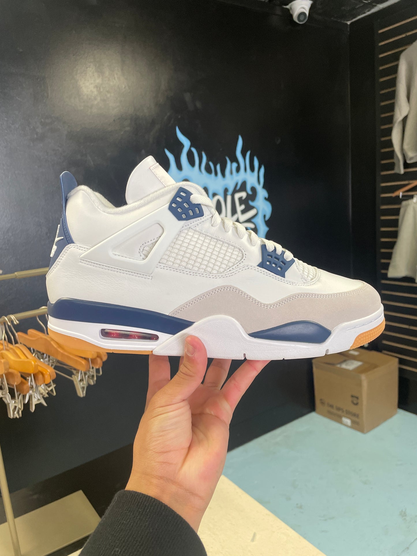 Size13 Jordan 4 SB Navy DS/W Box