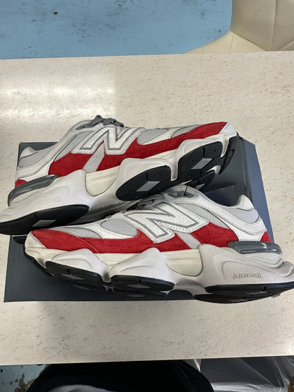 Size9.5 New Balance 9060 Pre Owned With Box