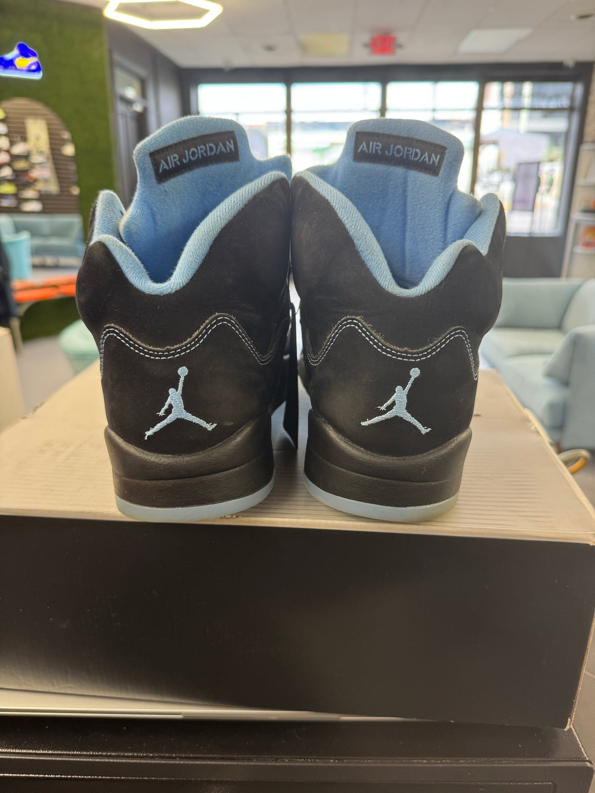 Jordan 5 Retro Black University Blue (2026)