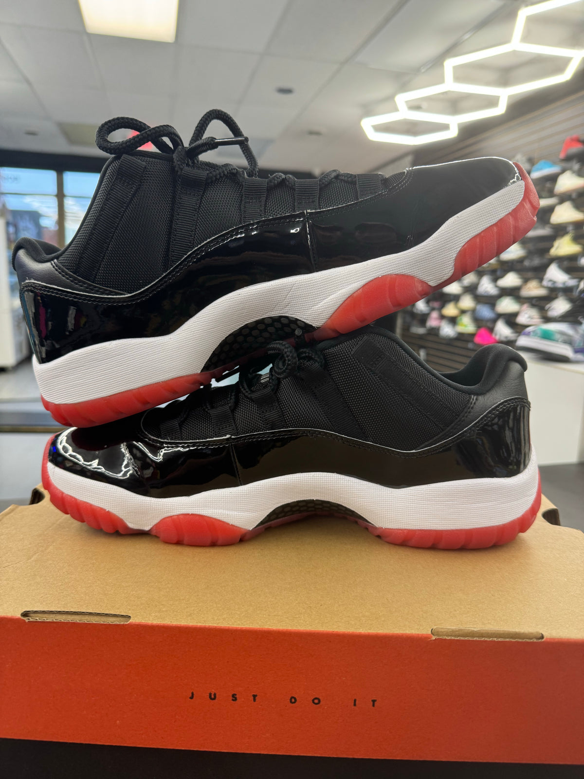Jordan 11 Retro Low Bred (2025)