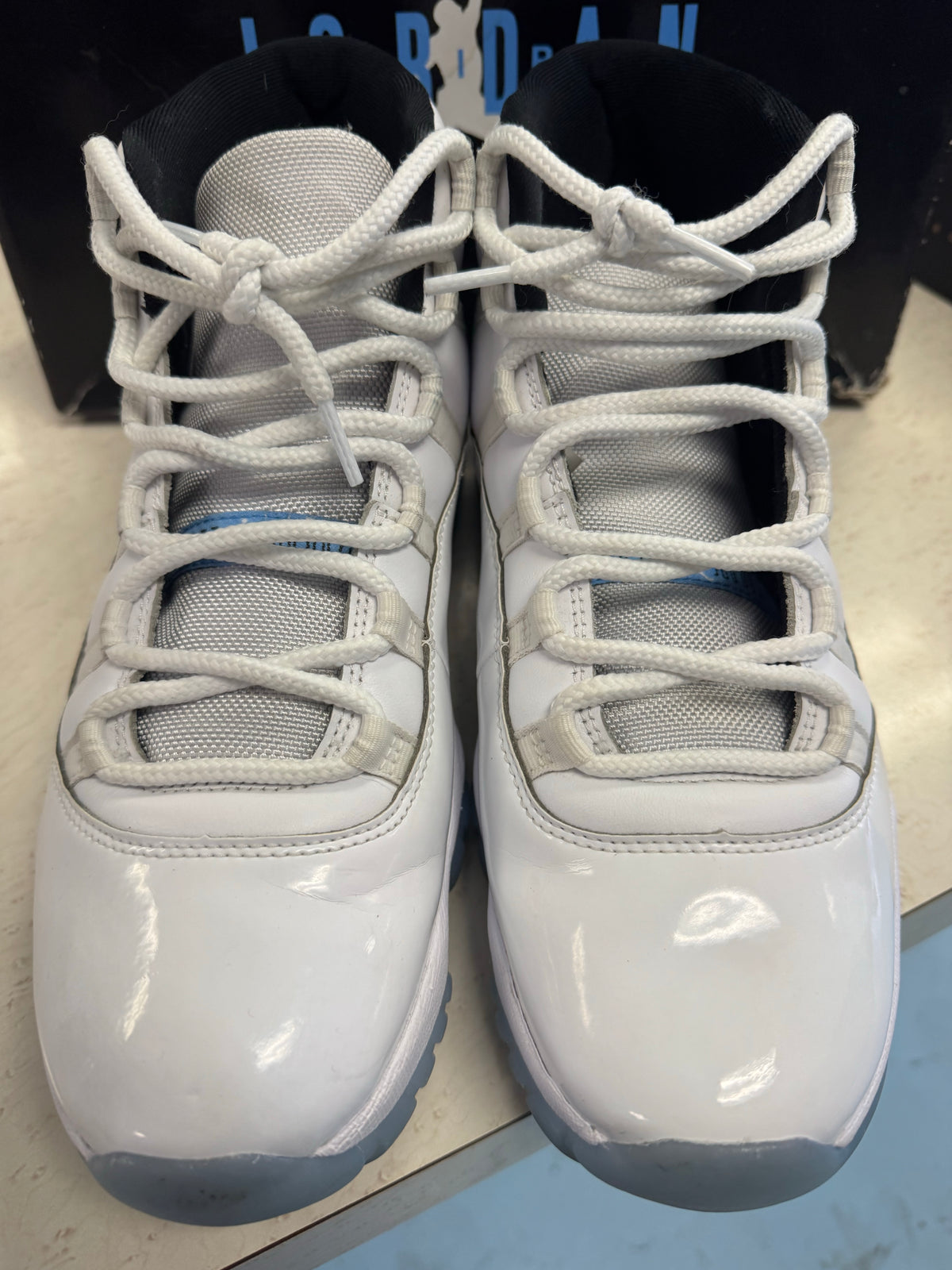 Jordan 11 Retro Legend Blue (2024)