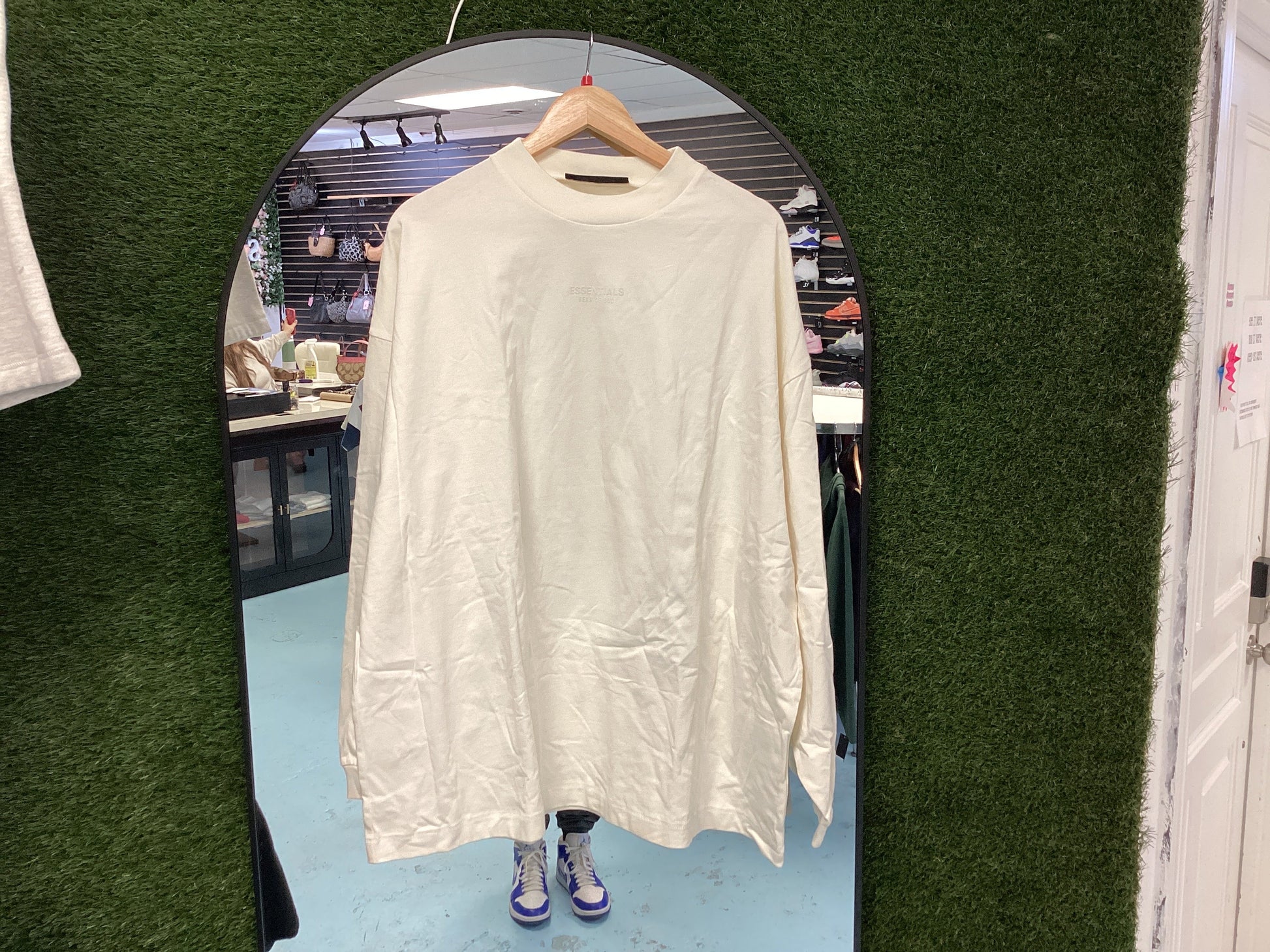 Medium Essential Long Sleeve White