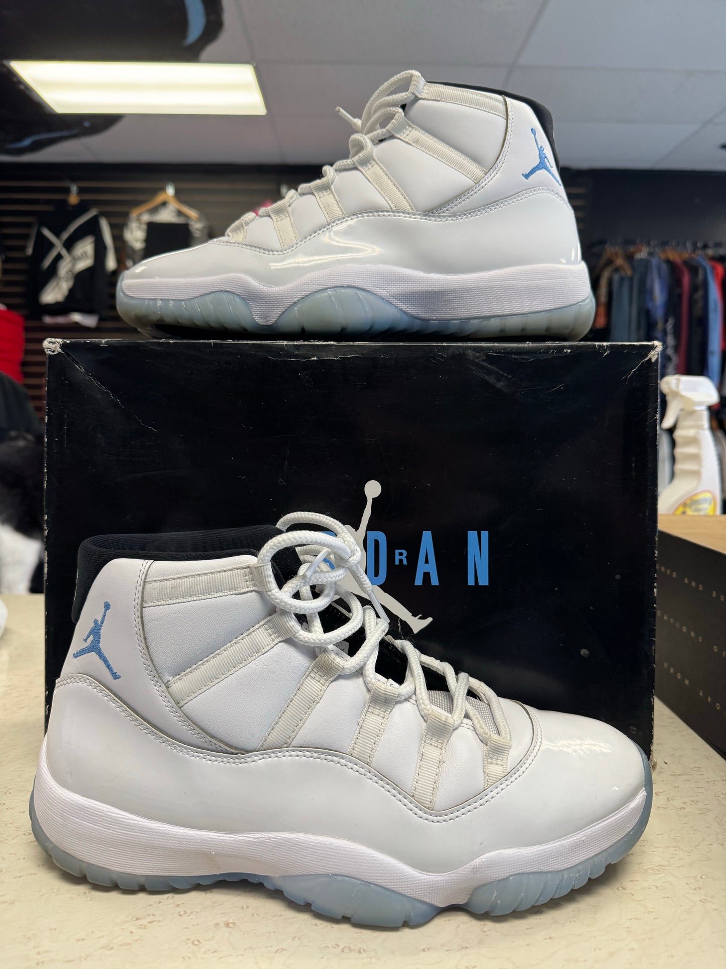 Jordan 11 Retro Legend Blue (2024)