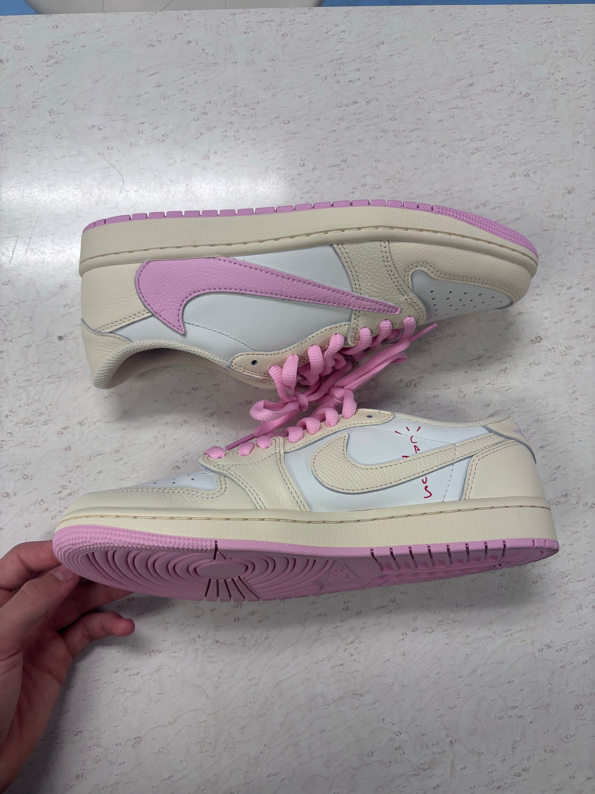 Jordan 1 Retro Low OG SP Travis Scott Shy Pink