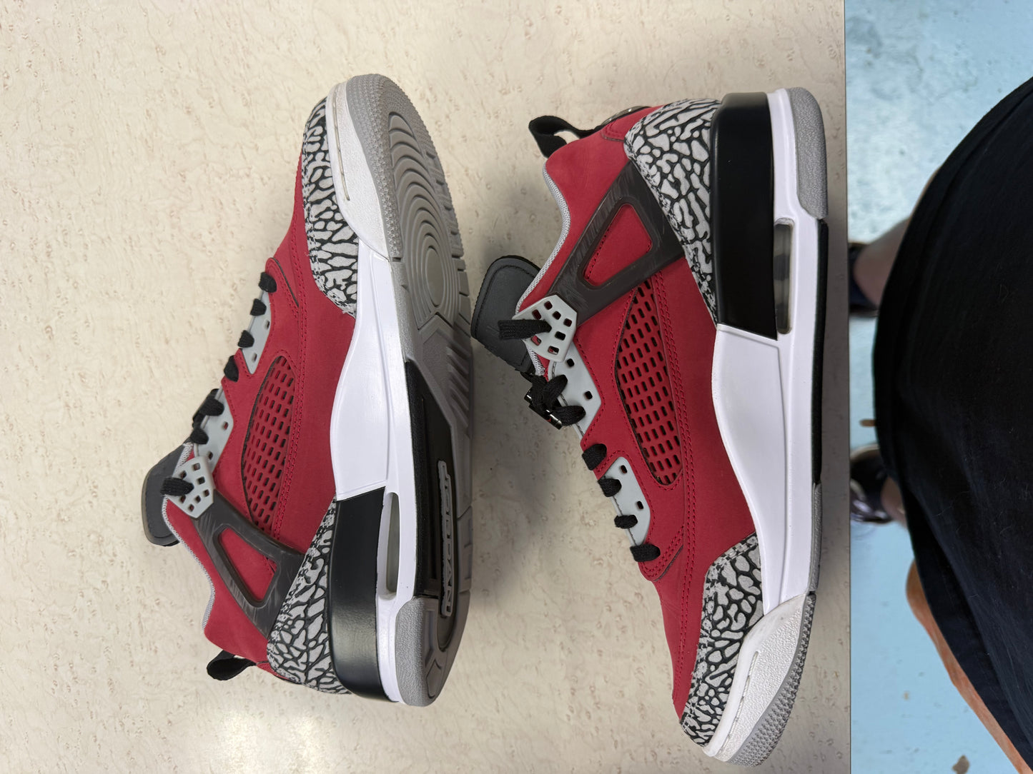Size9.5 Jordan Spizike Pre Owned Og All