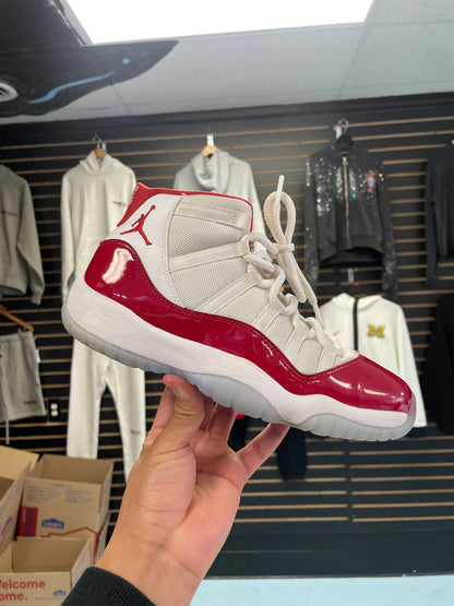 Size6.5 Jordan 11 Cherry Pre Owned/W Box