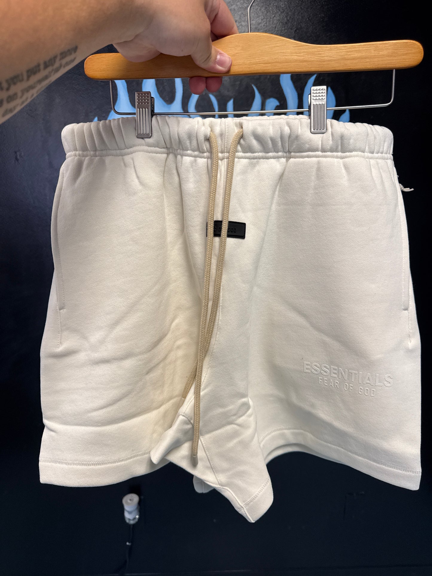 Size Medium Essentials Shorts Cloud Dance New