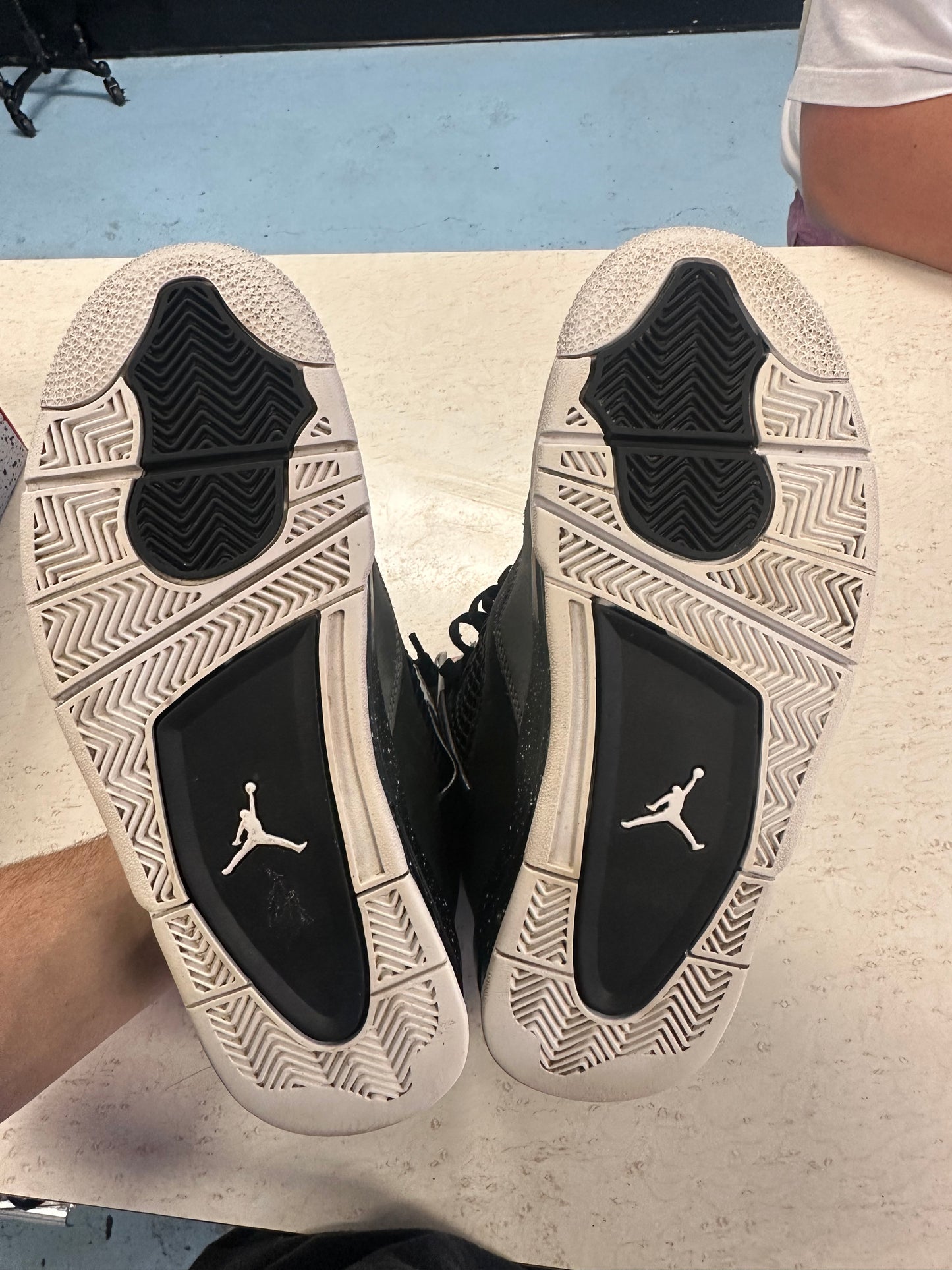 Size9 Jordan 4 Fear Pre Owned No Box