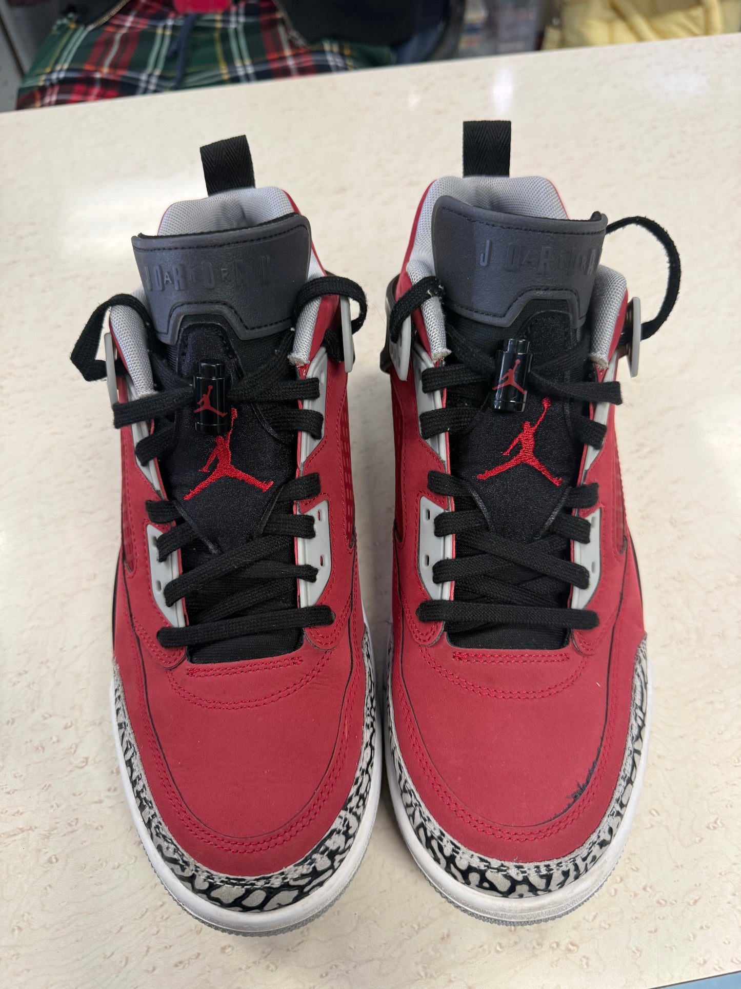 Size9.5 Jordan Spizike Pre Owned Og All