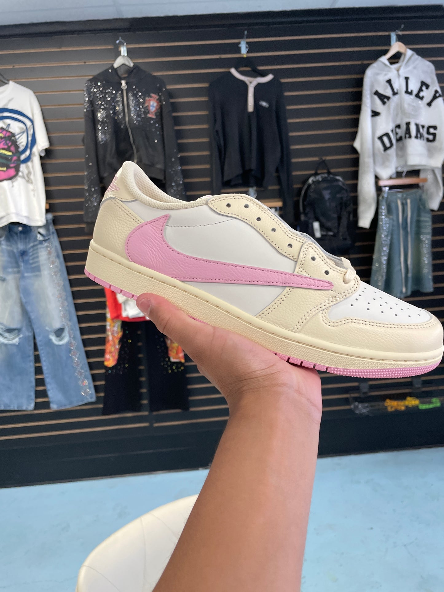 Size11.5 Jordan 1 Low Travis Scott Shy Pink DS/OG All