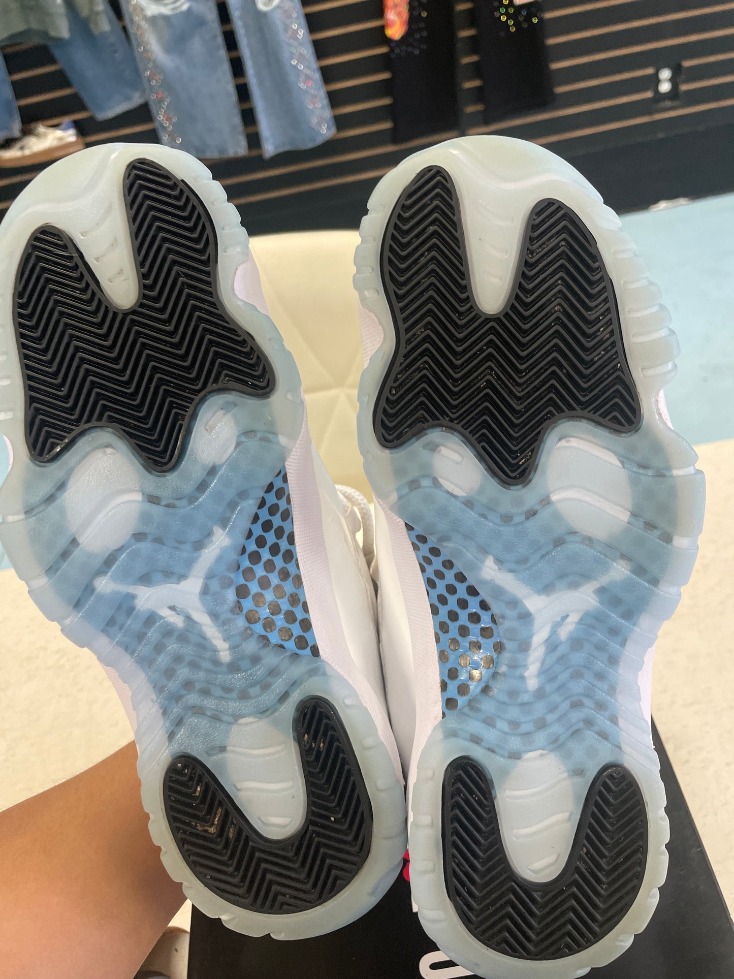 Size8.5 Jordan 11 Legend Blue Pre Owned/W Box