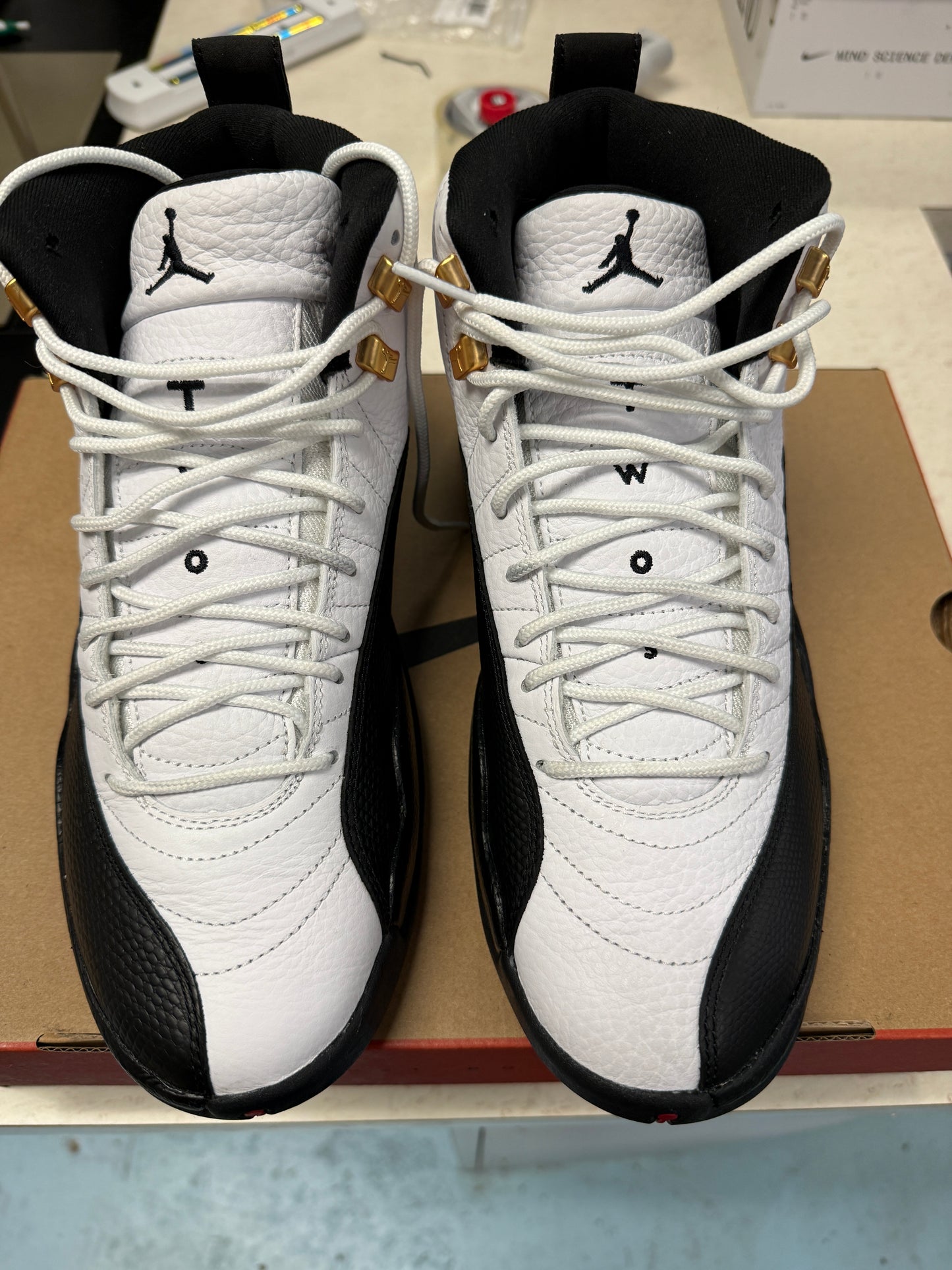Size9.5 Jordan 12 Retro Taxi’s Pre-Owned Og-All