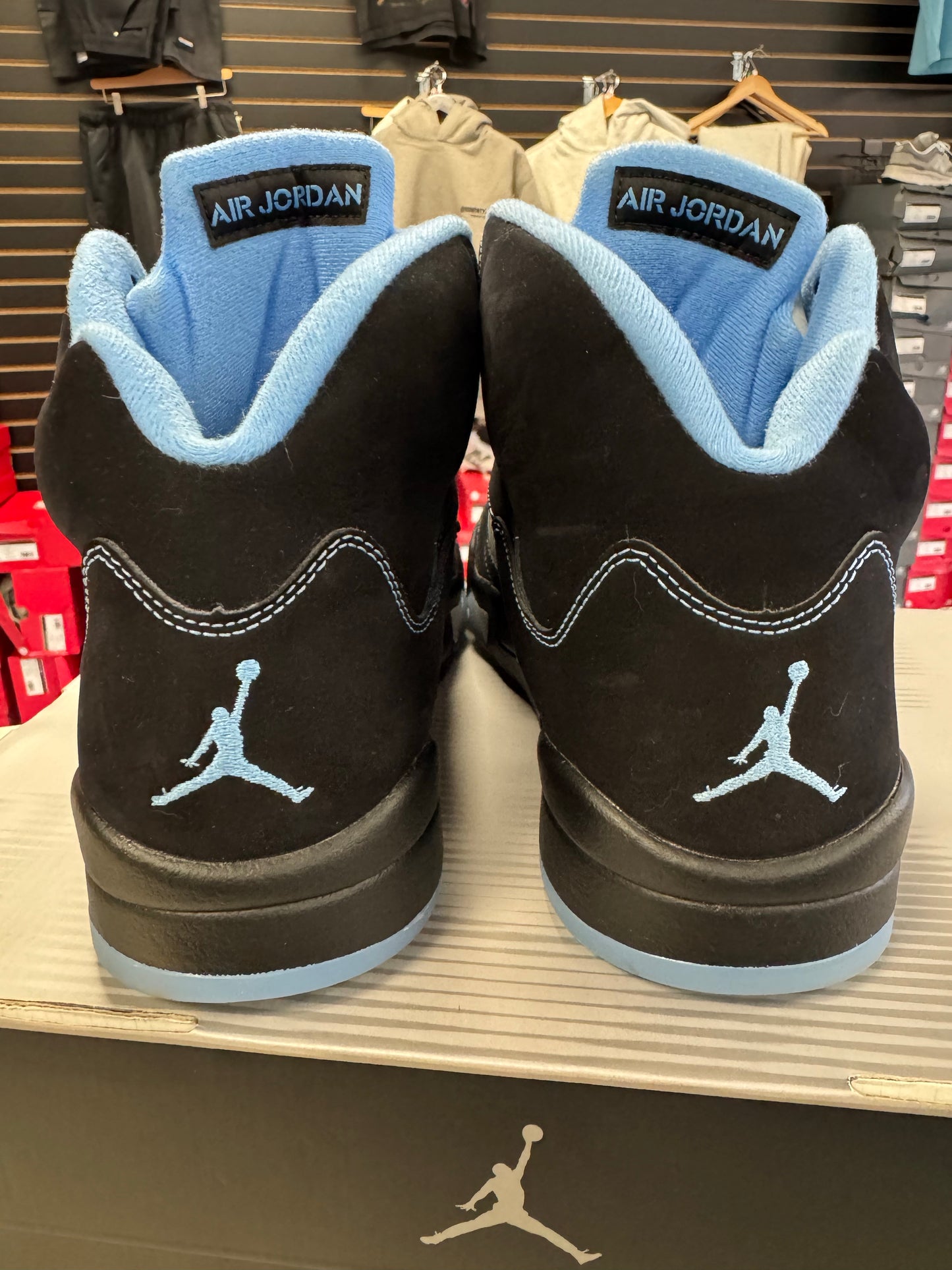Jordan 5 Retro Black University Blue (2026)