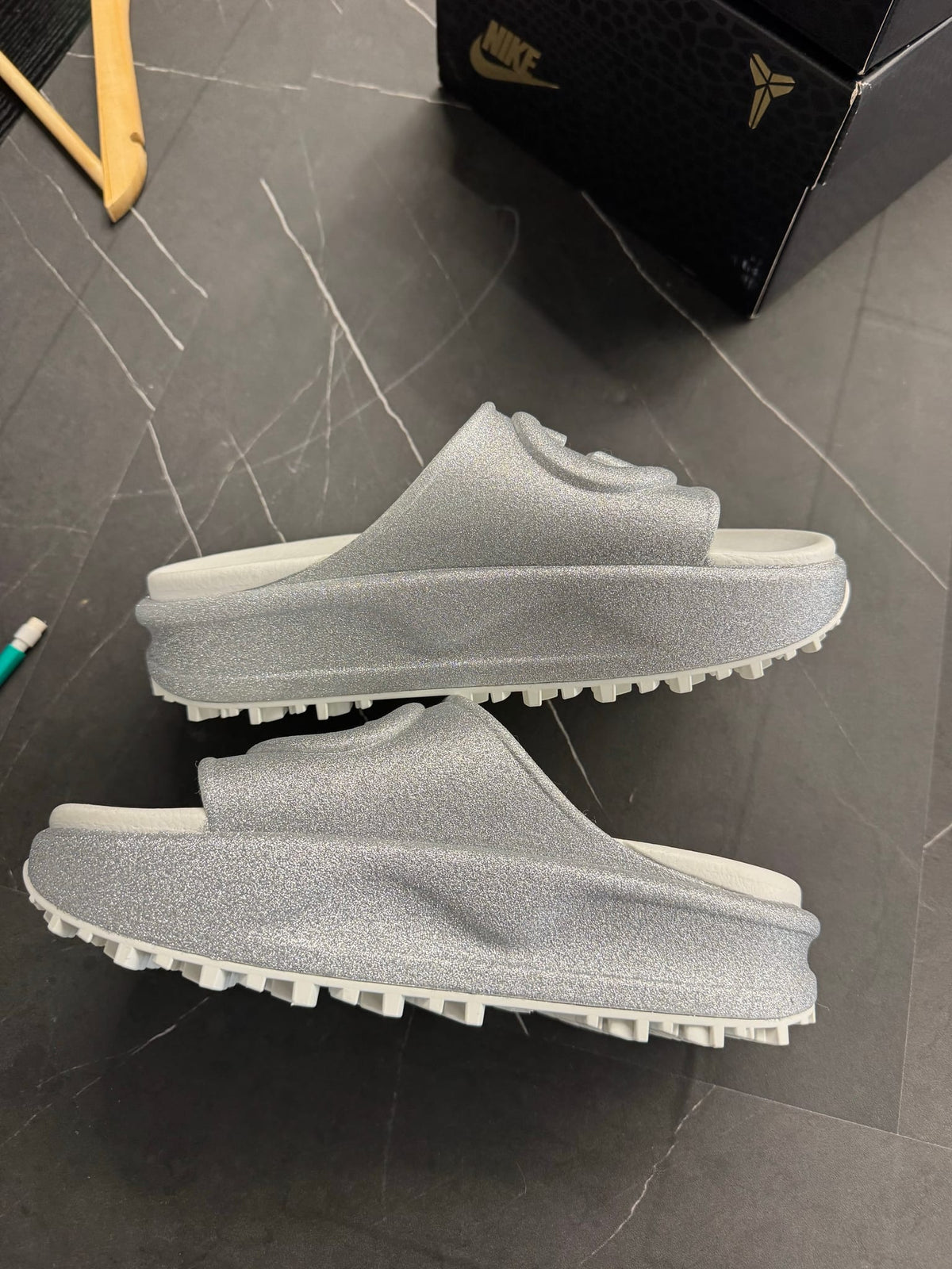 Gucci Interlocking G Slide Metalic Silver (Women's)