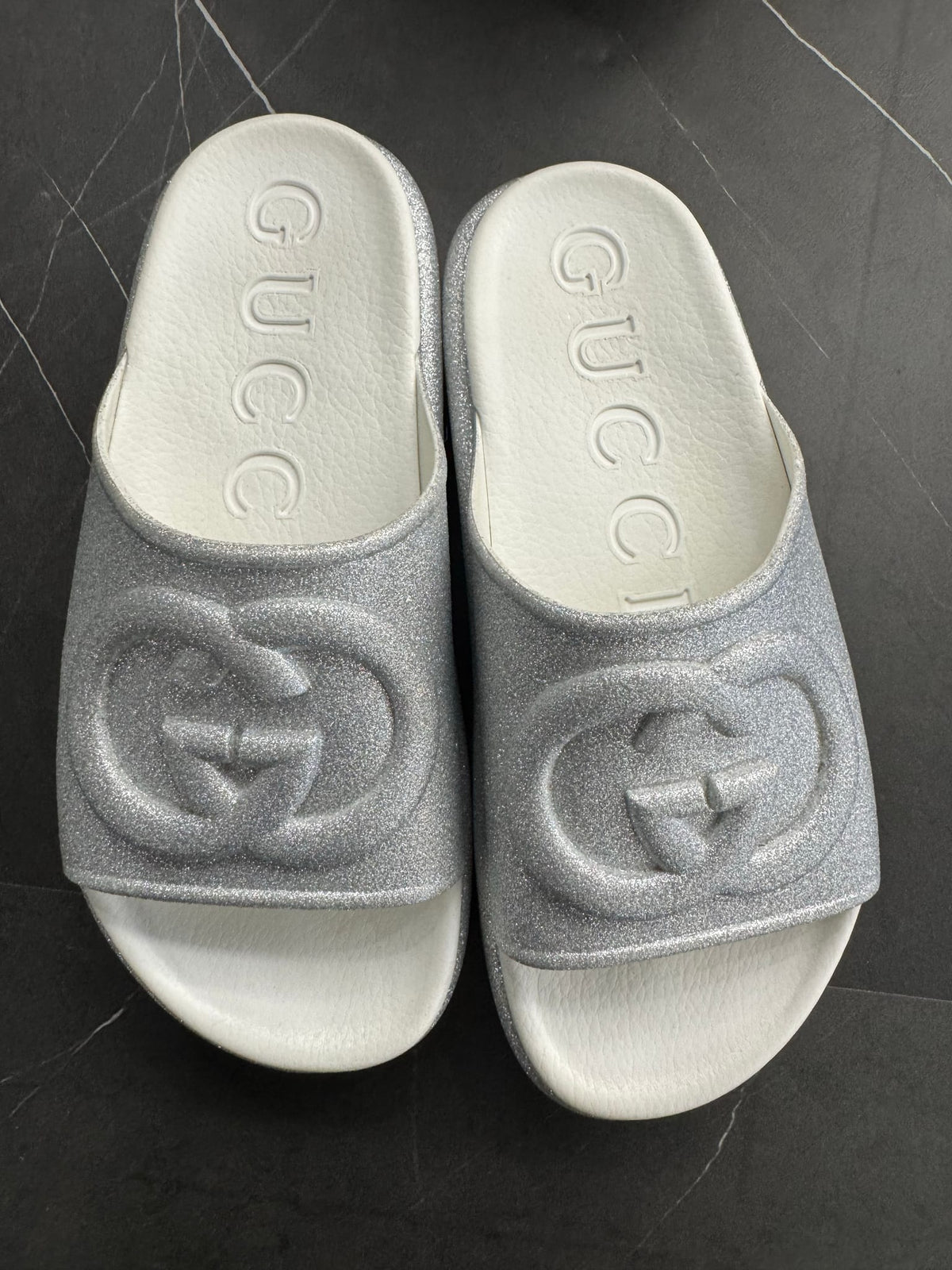 Gucci Interlocking G Slide Metalic Silver (Women's)
