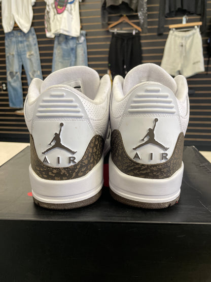 Size9.5 Jordan 3 Mocha Pre Owned/W Box