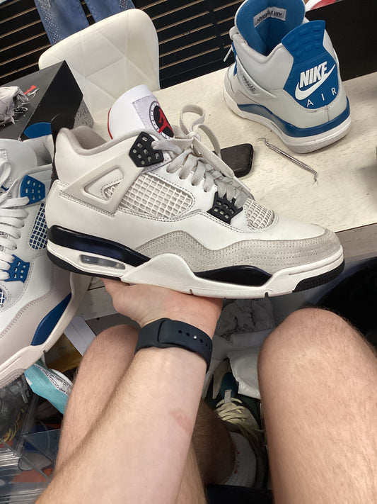 Size 10 Jordan 4 flight club pre owned Rep box
