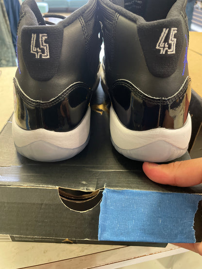 Jordan 11 Retro Space Jam (2016)