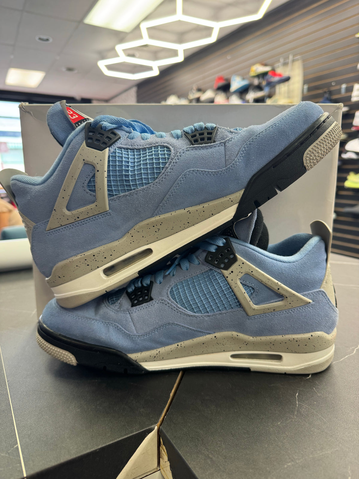 Jordan 4 Retro University Blue